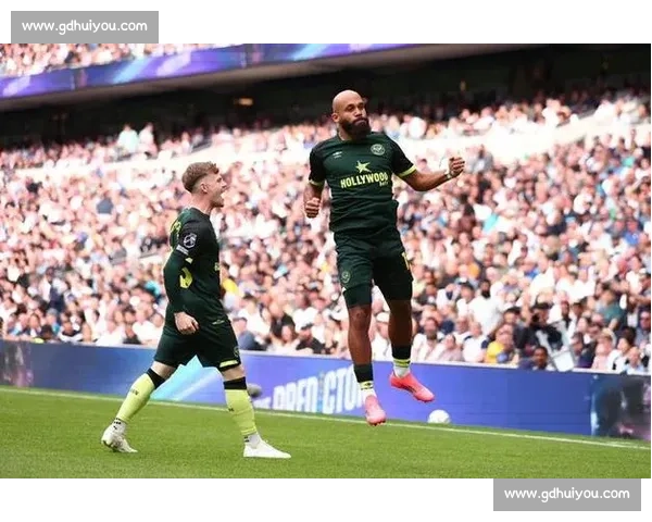 罗马诺确认姆贝乌莫转会进展,库尼亚、齐尔克泽点赞引热议