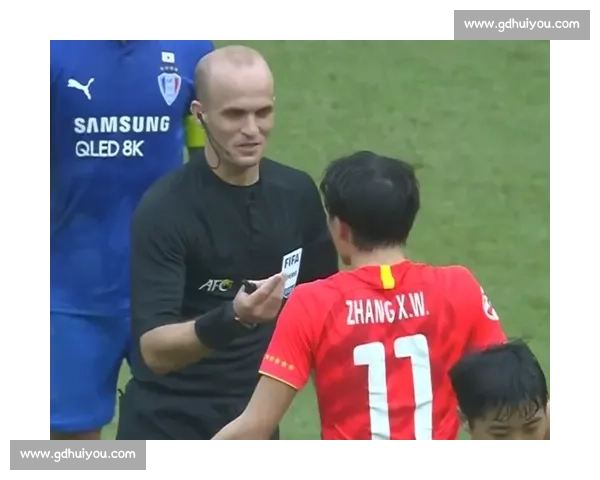 谢晖阳飞铲门将染黄 无锡门神姜何神扑助球队 2-0 取胜 谢晖阳飞铲门将染黄 无锡门神姜何神扑助球队 2-0 取胜