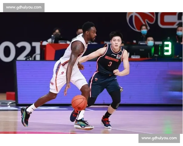 广东双核交易风云！布朗洛夫顿归化受阻，广厦双星闪耀国际赛场