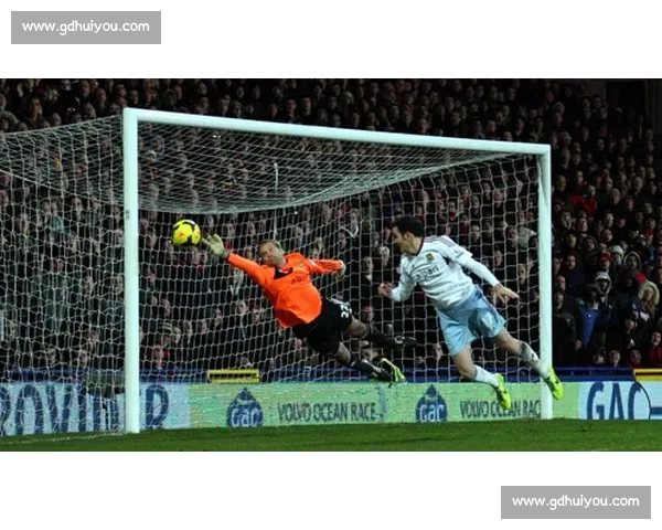 消防员门将吴雨宝：绿茵场扑救与火场逆行的双重守护